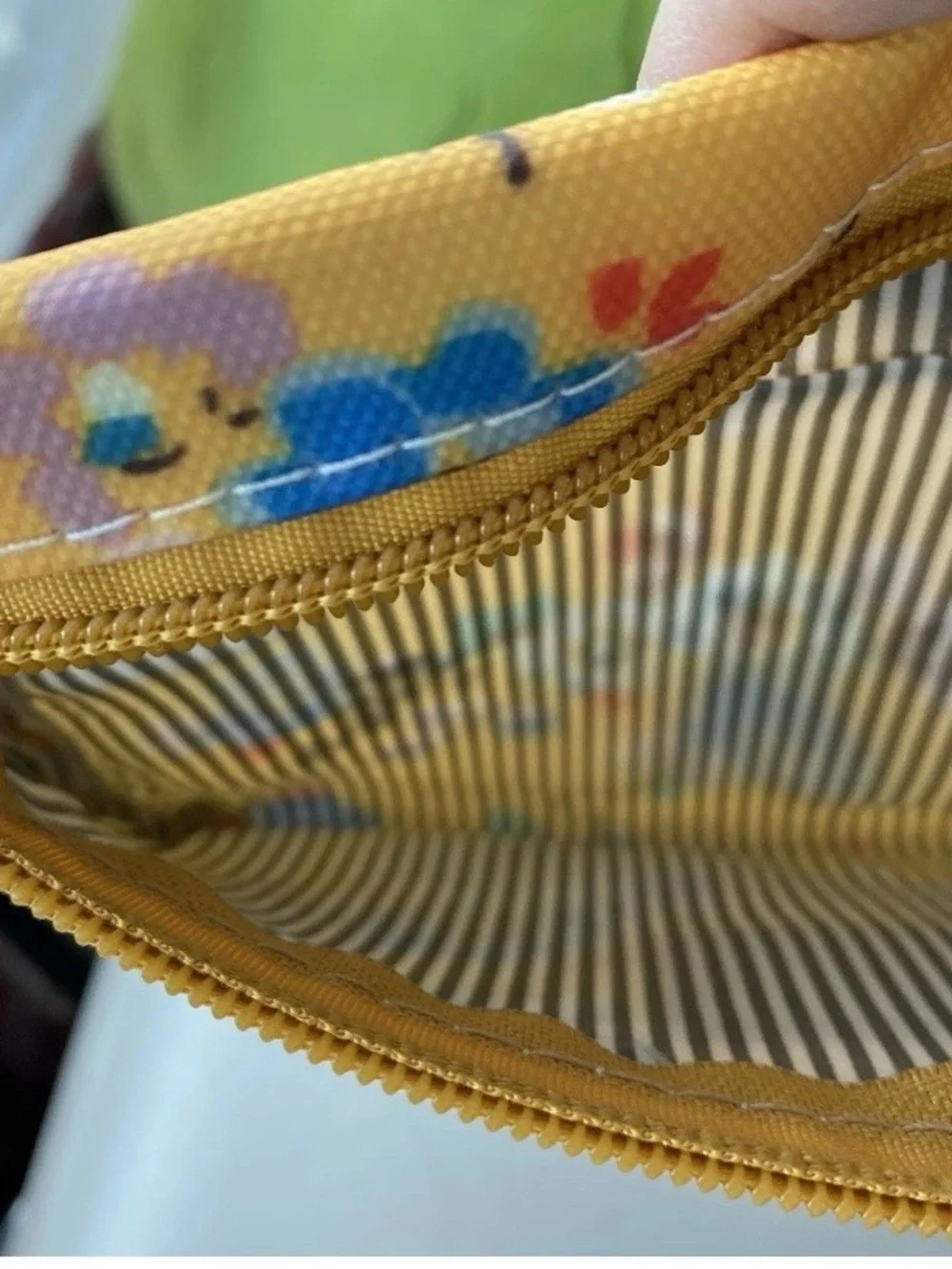Gaenmesn Peanuts Yellow Floral Women’s Makeup Bag